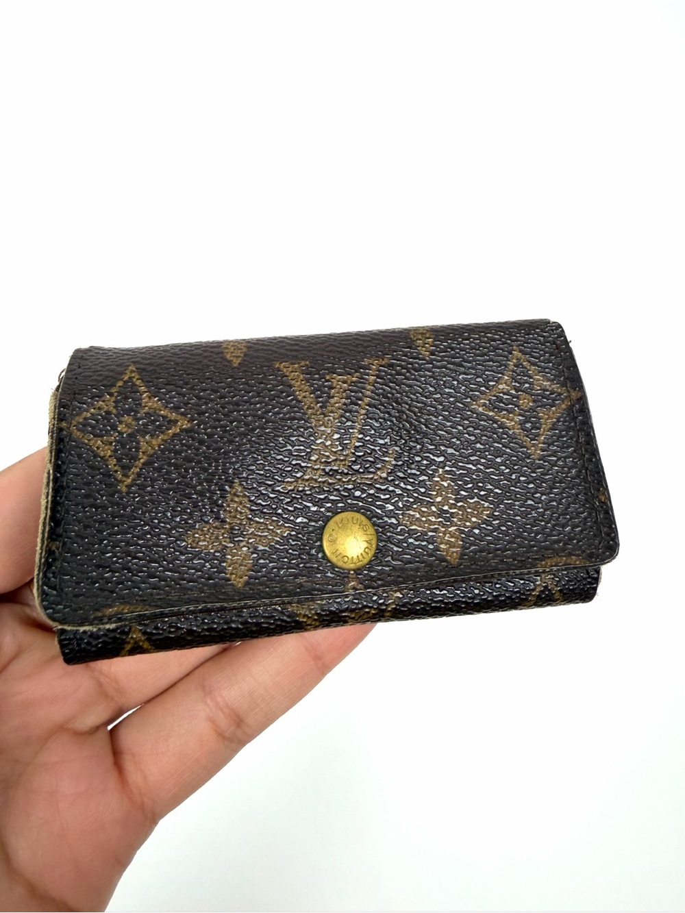 Authentic Louis Vuitton Monogram 4 Key Holder Case